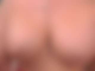 Live cam show with IsadoraDunkan - Moaning on StripNow