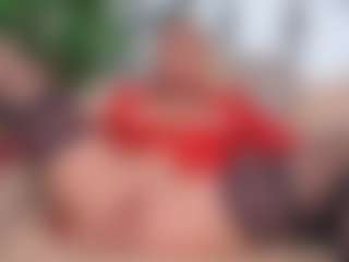 Live cam show with IsadoraDunkan - Granny Lovense on CamwithHer