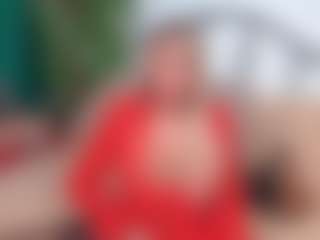 Live cam show with IsadoraDunkan - Dildo Or Vibrator Granny on Camming Site