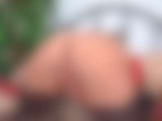 Live cam show with IsadoraDunkan - Spy Granny on AdultVida.com