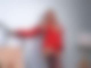Live cam show with IsadoraDunkan - Granny Dildo on Dolls Live