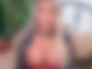 Live cam show with IsadoraDunkan - Gray Eyes on Mixed Magazine Live