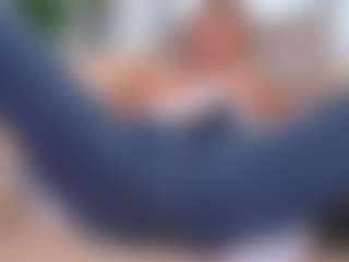 Live cam show with IsadoraDunkan - Shaved on StripNow