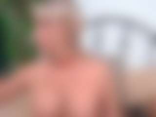 Live cam show with IsadoraDunkan - Athletic White on TeamSkeetLive | united states