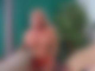 Live cam show with IsadoraDunkan - Full Nudity on hotwifechat.live
