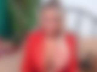 Live cam show with IsadoraDunkan - Shaved on Lustler