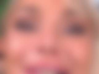 Live cam show with IsadoraDunkan - Gray Eyes on Camsoda