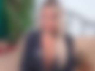 Live cam show with IsadoraDunkan - Oil on Gym Cam Girls