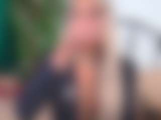 Live cam show with IsadoraDunkan - Blonde Hair Middle Aged on xDating