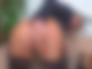 Live cam show with IsadoraDunkan - Granny Blonde Hair on justonemore.cc