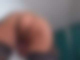 Live cam show with IsadoraDunkan - Oil on hotwifechat.live