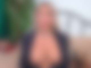 Live cam show with IsadoraDunkan - Granny Blonde Hair on Cam Slut