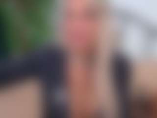 Live cam show with IsadoraDunkan - Granny Blonde Hair on Camsoda