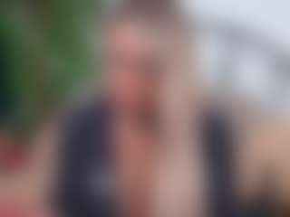 Live cam show with IsadoraDunkan - Granny Blonde Hair on Camsoda