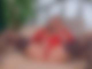 Live cam show with IsadoraDunkan - Middle Aged on Camsoda