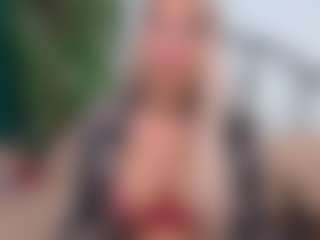 Live cam show with IsadoraDunkan - Blonde Hair Shaved Pussy on Camsoda