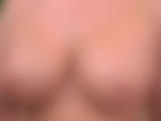 Live cam show with IsadoraDunkan - Granny Blonde Hair on Camsoda