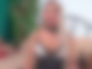 Live cam show with IsadoraDunkan - Granny on crypto-cams