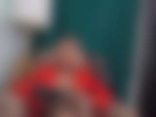 Live cam show with IsadoraDunkan - Middle Aged on Cam Slut
