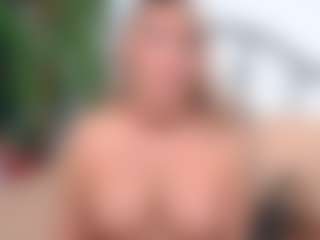 Live cam show with IsadoraDunkan - Granny Dildo on CamSodaAdn