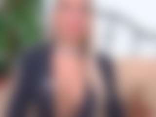 Live cam show with IsadoraDunkan - Oil on Dolls Live