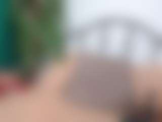 Live cam show with IsadoraDunkan - Oil on AdultVida.com