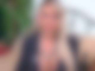 Live cam show with IsadoraDunkan - Granny Dildo on WildCum