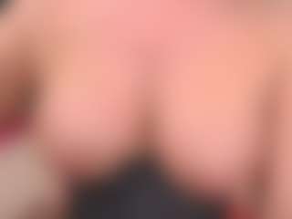 Live cam show with IsadoraDunkan - Blonde Hair on Camsoda