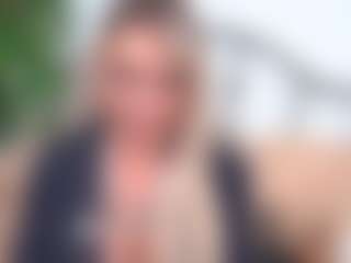 Live cam show with IsadoraDunkan - Granny on Camsoda