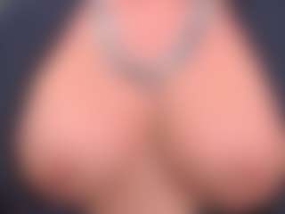 Live cam show with IsadoraDunkan - Dildo on Camsoda