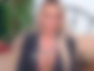 Live cam show with IsadoraDunkan - Striptease Granny on Camsoda
