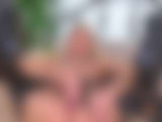 Live cam show with IsadoraDunkan - Granny on Camsoda