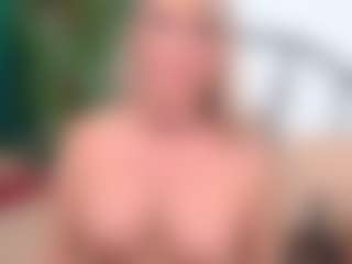 Live cam show with IsadoraDunkan - Athletic Middle Aged on iamadamtest123.com