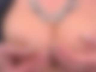 Live cam show with IsadoraDunkan - Sex on Milfs Live