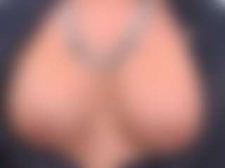 Live cam show with IsadoraDunkan - Stockings on Camsoda
