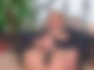 Live cam show with IsadoraDunkan - Fingering on CamClone