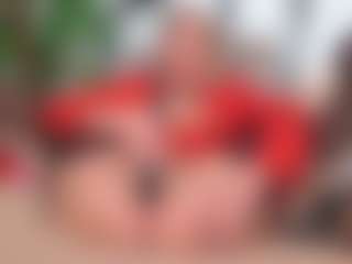 Live cam show with IsadoraDunkan - Shaved Pussy Mature on Camsoda