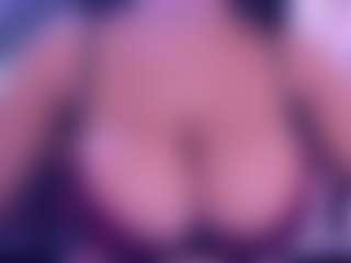 Live cam show with Mia_Leyre - Curvy Young Adult on Camsoda