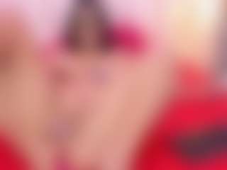 Live cam show with SussieRogers - Fingering on xDating