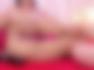 Live cam show with SussieRogers - Big Tits on xDating