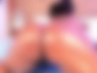 Live cam show with AlisonCruz - Brown Hair on AdultVida.com