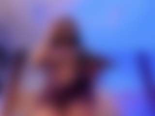 Live cam show with AlisonCruz - Shaved Pussy on CamwithHer