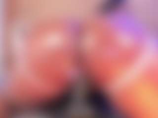 Live cam show with AlisonCruz - Spank Ebony on Camsoda