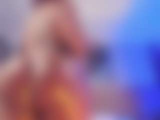 Live cam show with AlisonCruz - Brown Eyes Ebony on crypto-cams