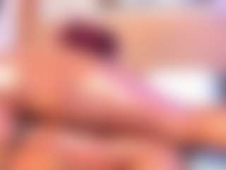 Live cam show with AlisonCruz - Spank Ebony on CamClone