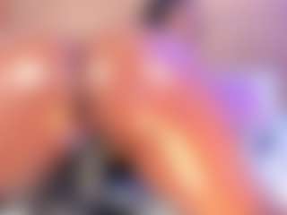 Live cam show with AlisonCruz - Ebony Big Tits on CamSextacy