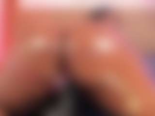 Live cam show with AlisonCruz - Shaved Pussy on camwithhim.com