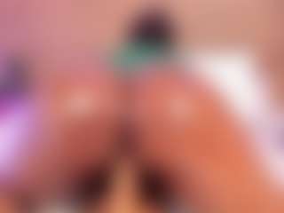 Live cam show with AlisonCruz - Black BBW on galaxygirlnitro.com
