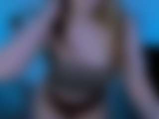 Live cam show with luna-berryy - Thong on CamwithHer