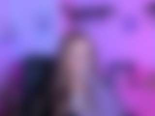 Live cam show with luna-berryy - Blonde Hair on CamwithHer